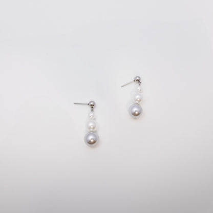 Summertime Vermeer | Silver Gray Pearl Earrings