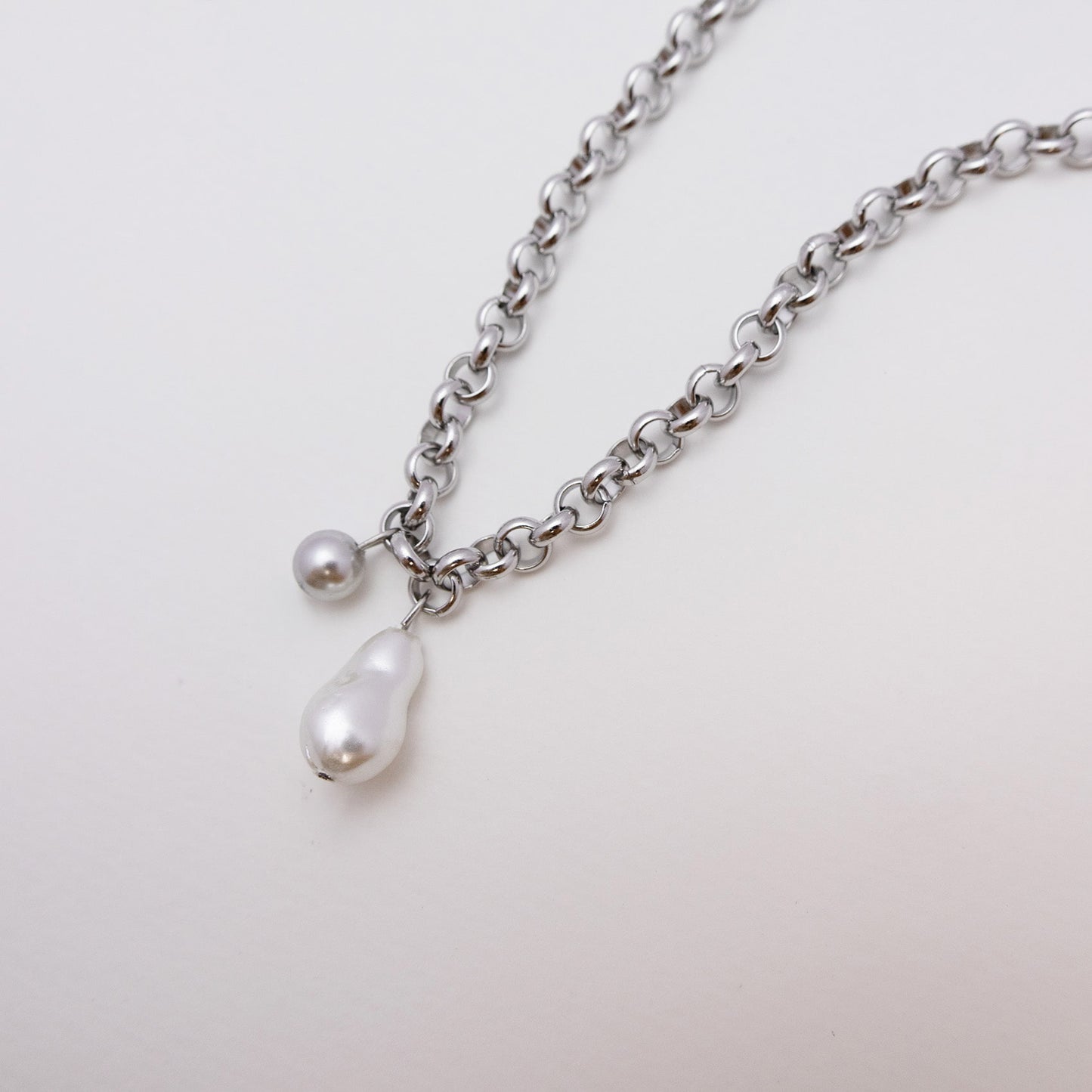 Summertime Vermeer | Chain Link Pearl Necklace