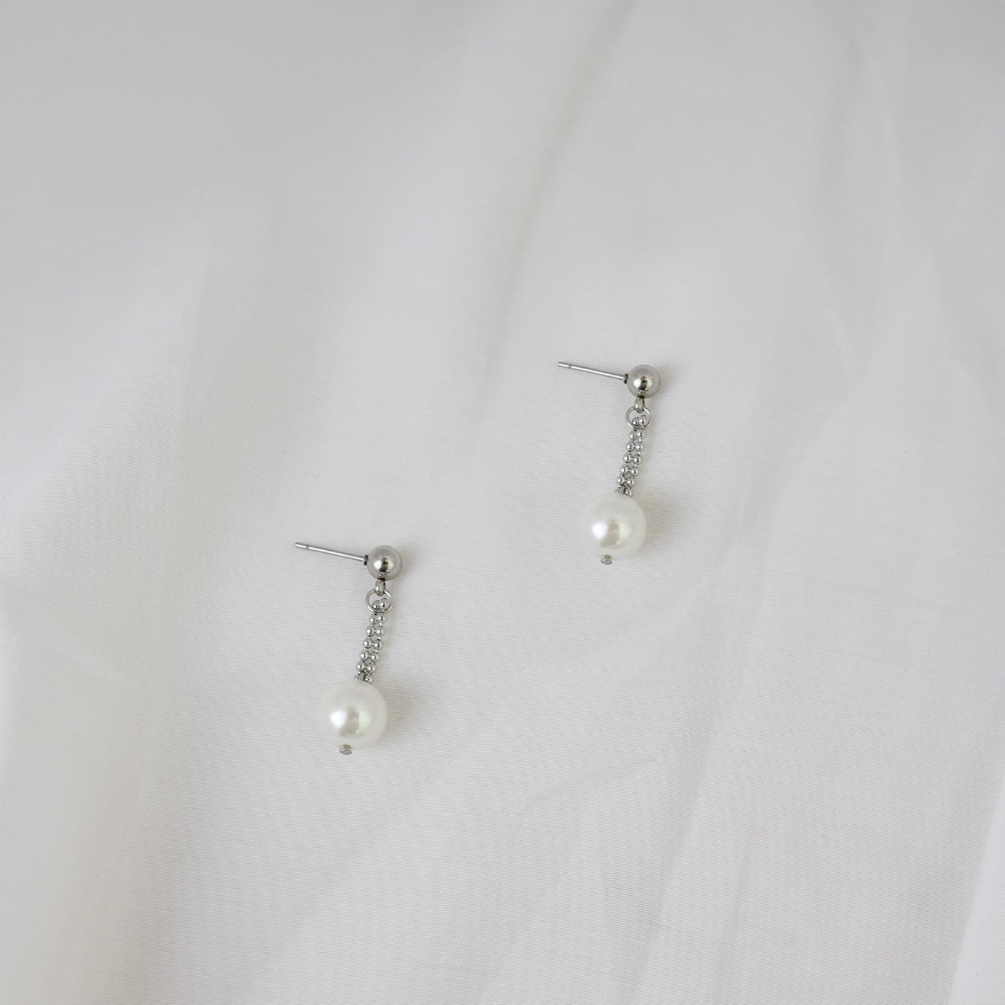 Summer Vermeer | Classic Dangling Pearl Earrings