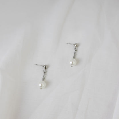 Summer Vermeer | Classic Dangling Pearl Earrings