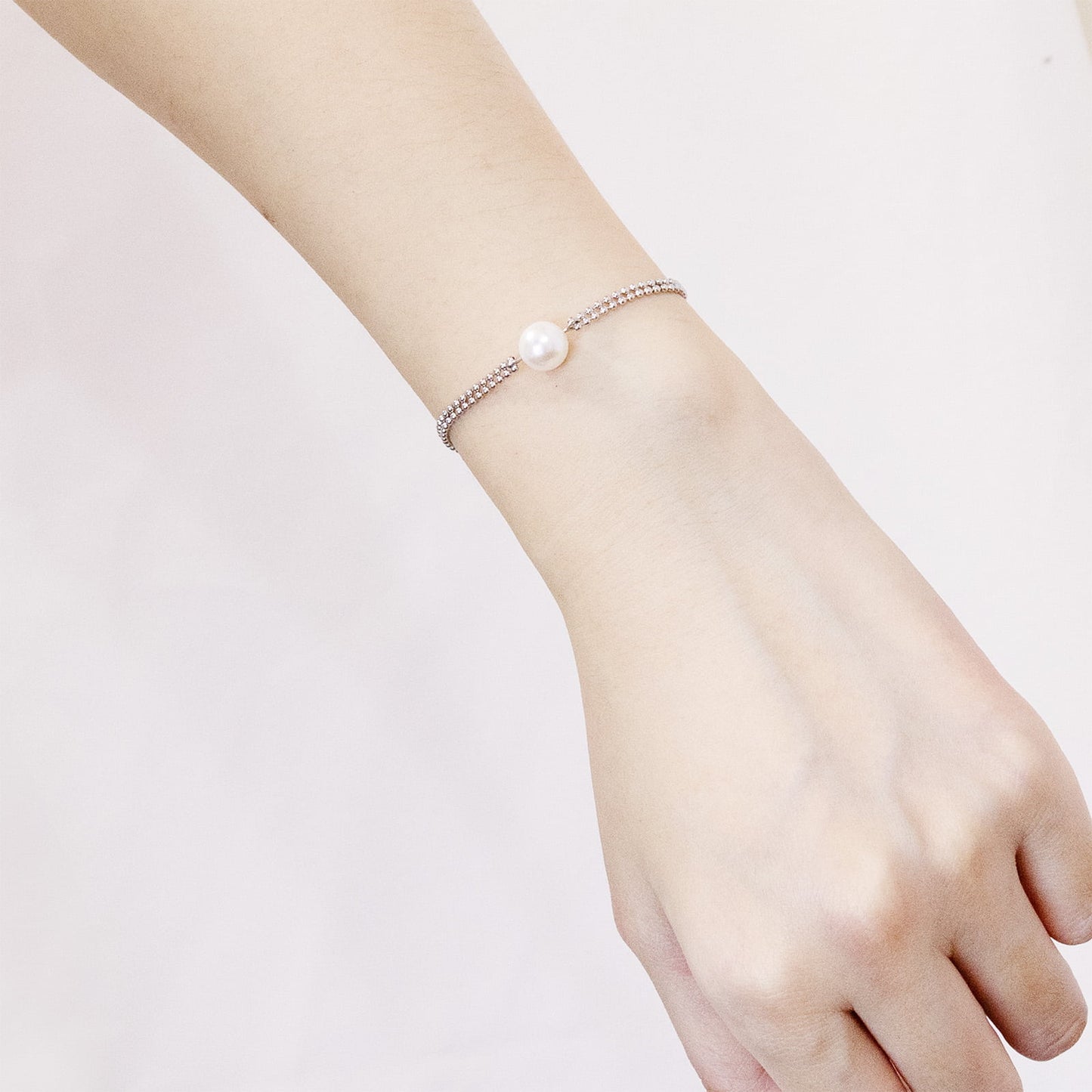 Summertime Vermeer | Classic Pearl Bracelet