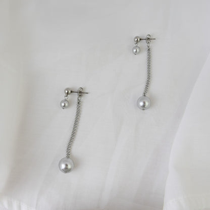 Summertime Vermeer | Silver Gray Pearl Earrings