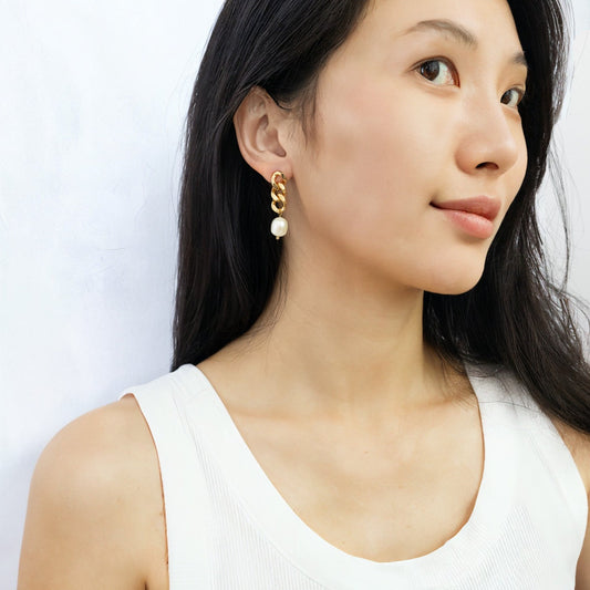 Chain Link Pearl Studs