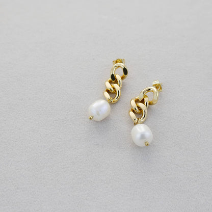 Chain Link Pearl Studs