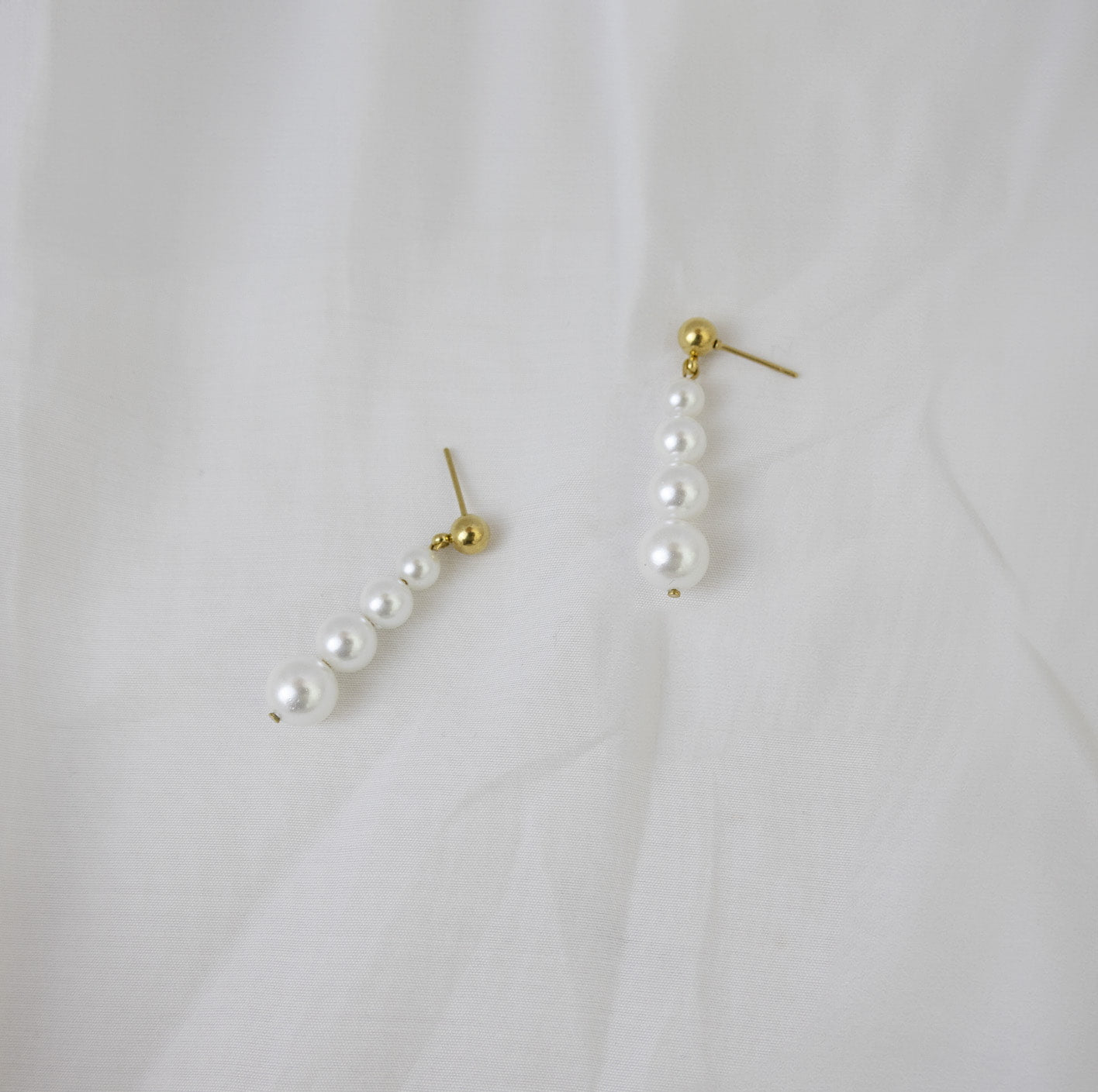 Summertime Vermeer|Dangling Pearl Chain Earrings