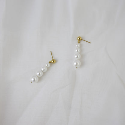 Summertime Vermeer|Dangling Pearl Chain Earrings