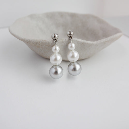 Summertime Vermeer | Silver Gray Pearl Earrings