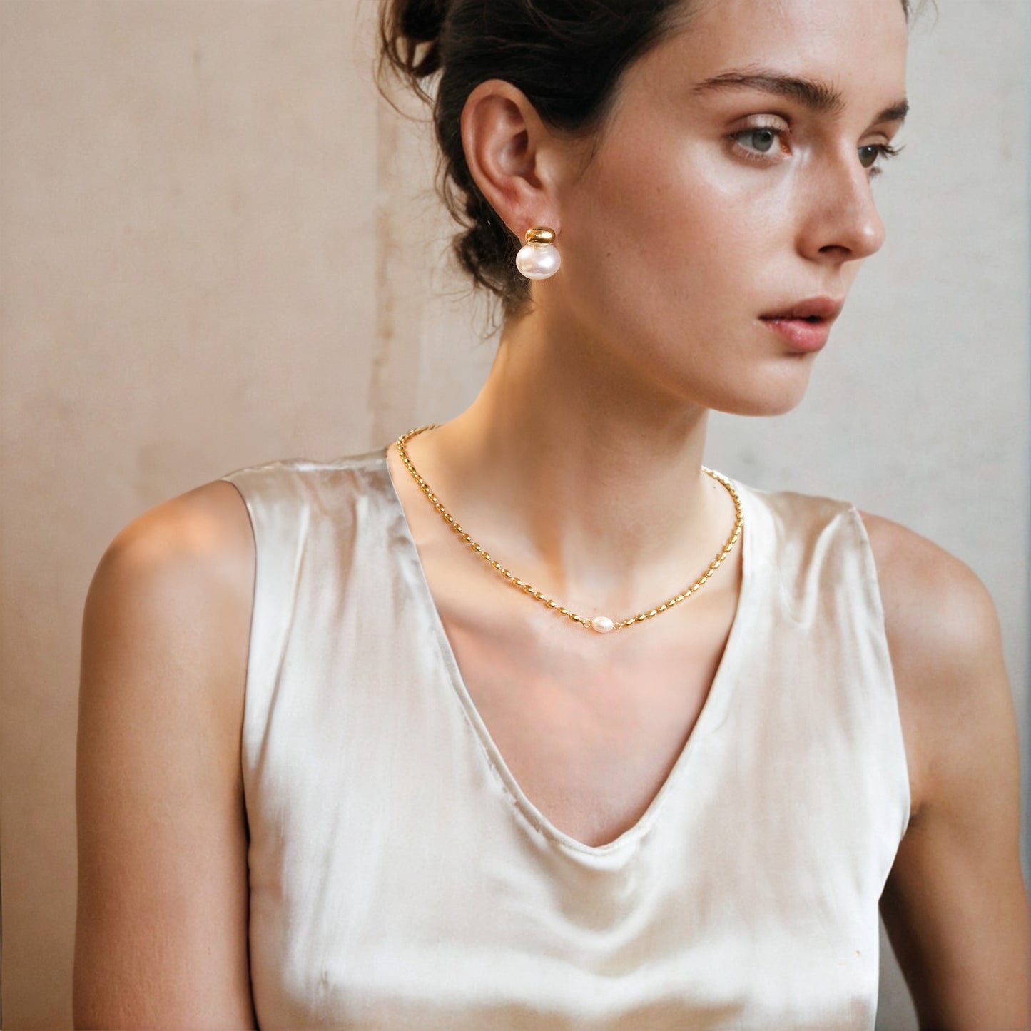 Droplet Pearl Necklace