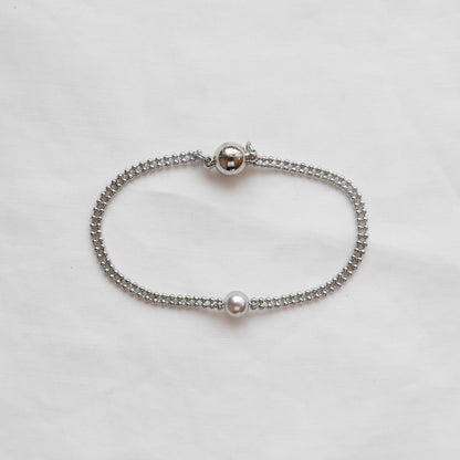 Summer Vermeer| Madama Silver Pearl Bracelet