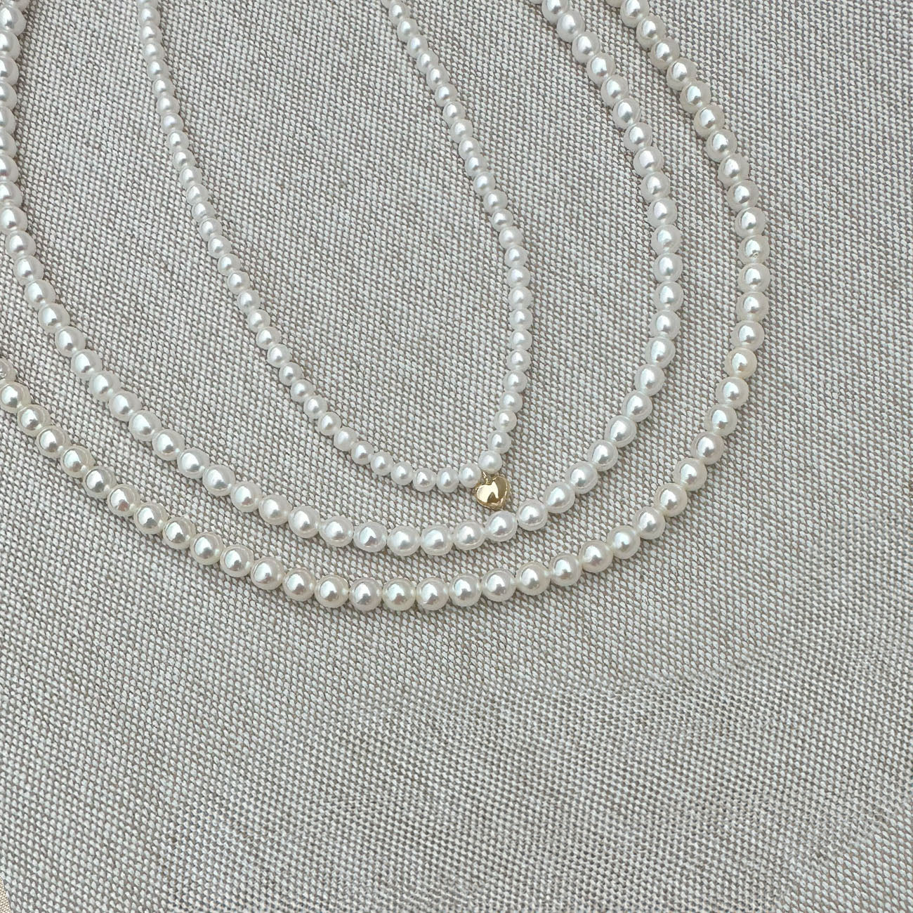 Lumière Mini Pearl Necklace with Heart Pendant: