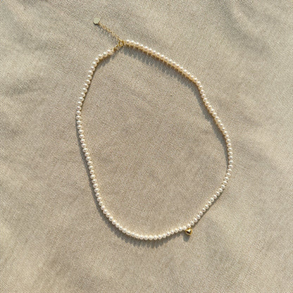 Lumière Mini Pearl Necklace with Heart Pendant: