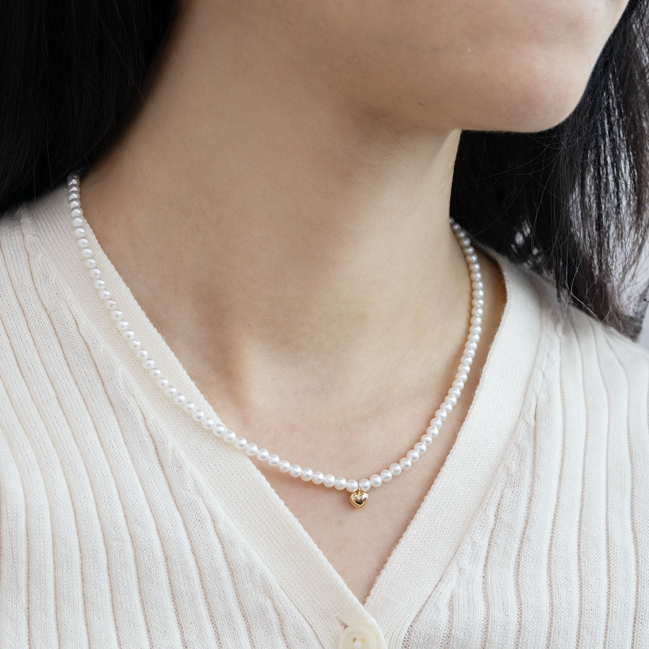 Lumière Mini Pearl Necklace with Heart Pendant: