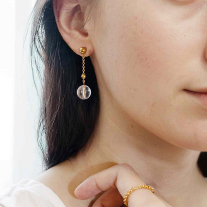 Summertime Vermeer|Dangling Gold Chain Clear Quartz Earrings (Limited Edition)