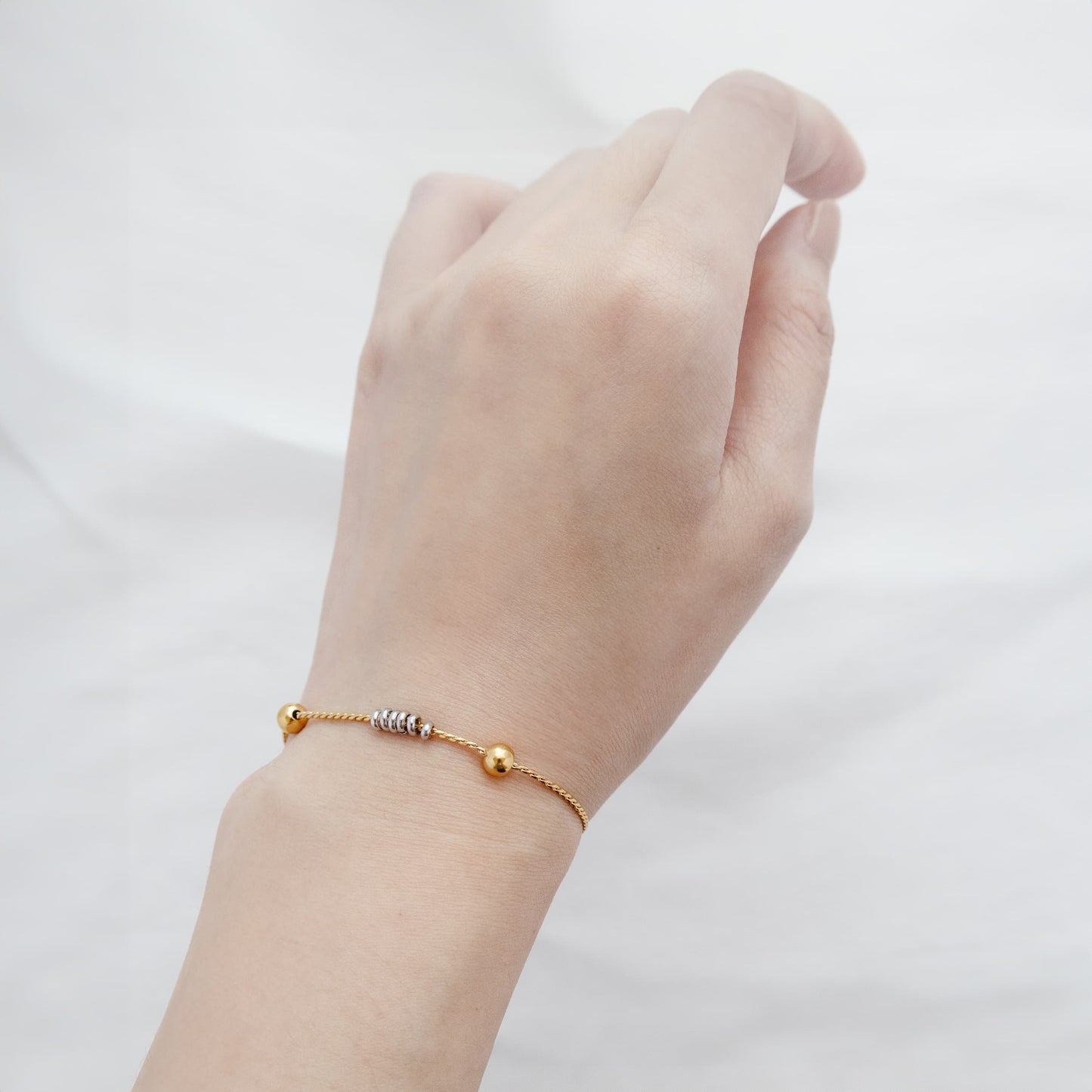 Silver Lining Gold String Bracelet (Adjustable)