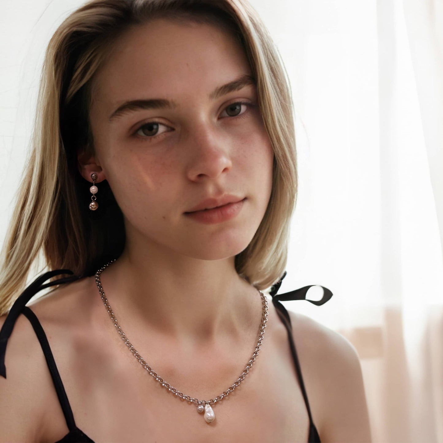 Summertime Vermeer | Chain Link Pearl Necklace